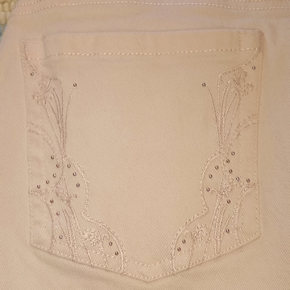 Gloria Vanderbilt Bedazzled Pink Amanda Skimmer Crop Jeans-#1503 - Picture 9 of 13